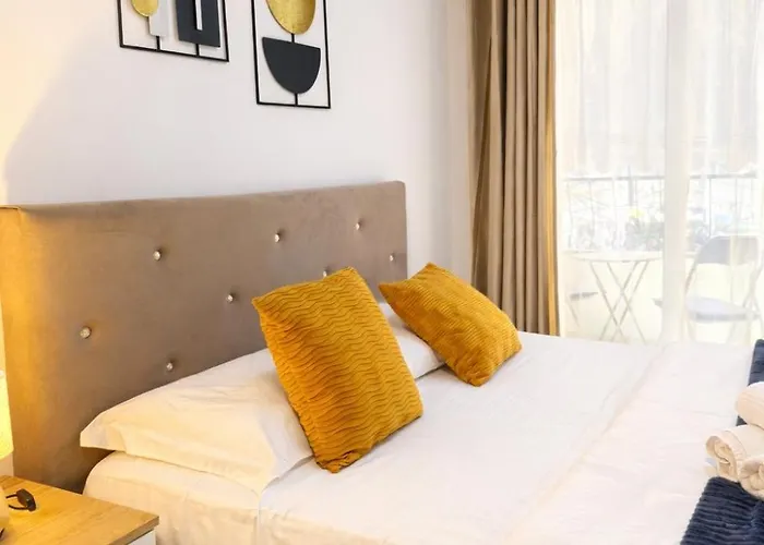 Blloku Balcony Fast Wi-fi Apartment Tirana