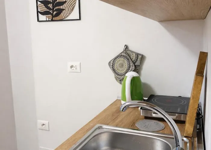 דירה Blloku Balcony Fast Wi-fi טיראנה