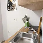 公寓 Blloku Balcony Fast Wi-fi 地拉那