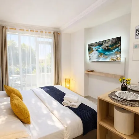 Blloku Balcony Fast Wi-fi * Tirana