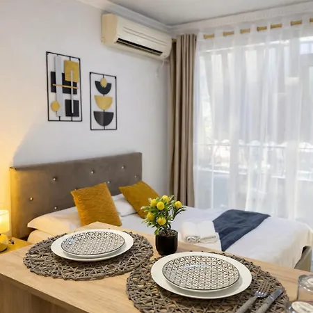 Blloku Balcony Fast Wi-fi * Τίρανα