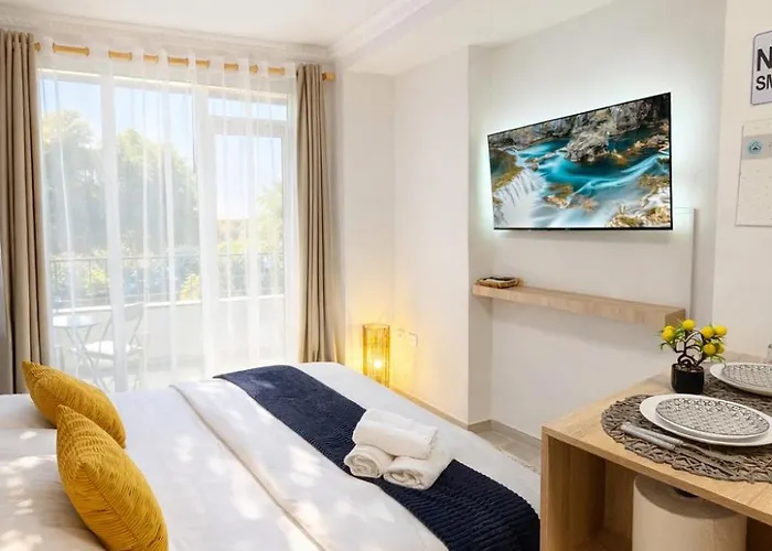 Blloku Balcony Fast Wi-fi * Tirana